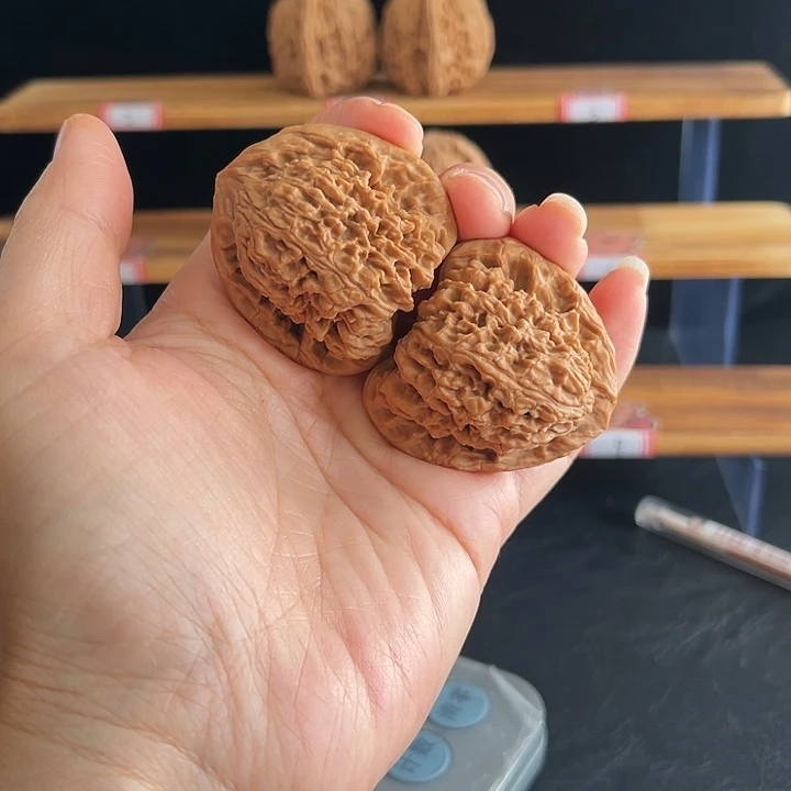 文玩核桃吊坠全品南疆石