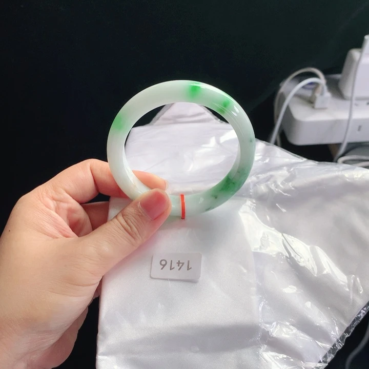 宝***翡翠手镯未镶嵌03。