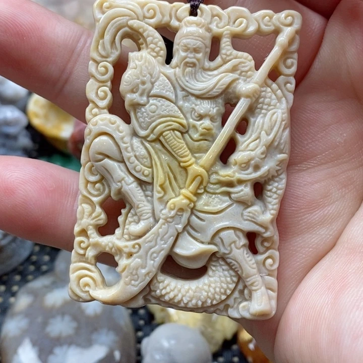 硅化珊瑚（珊瑚玉）颈饰未镶嵌