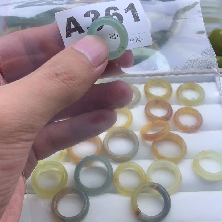 羽***殇未镶嵌蛇纹石玉手镯