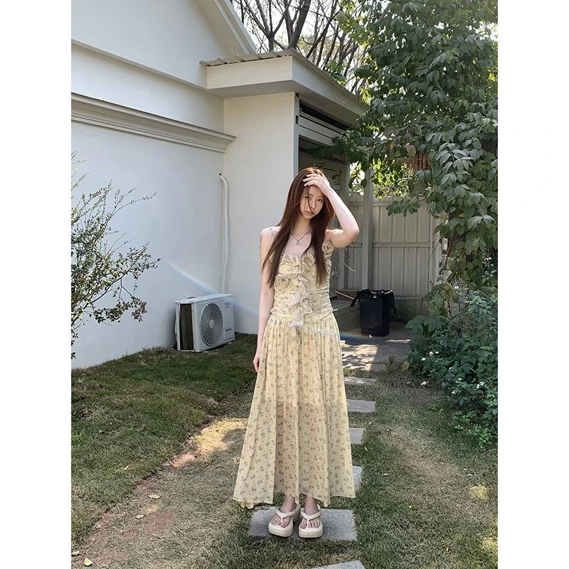 吊带连衣裙女夏季2025新款法式气质黄色碎花长裙高级感裙子