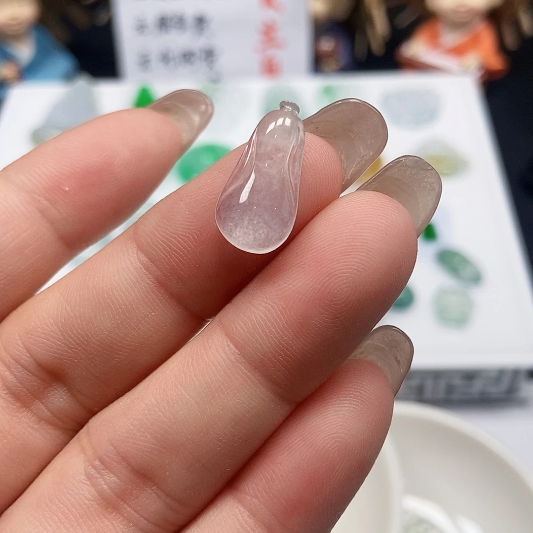 定制翡翠未镶嵌吊坠