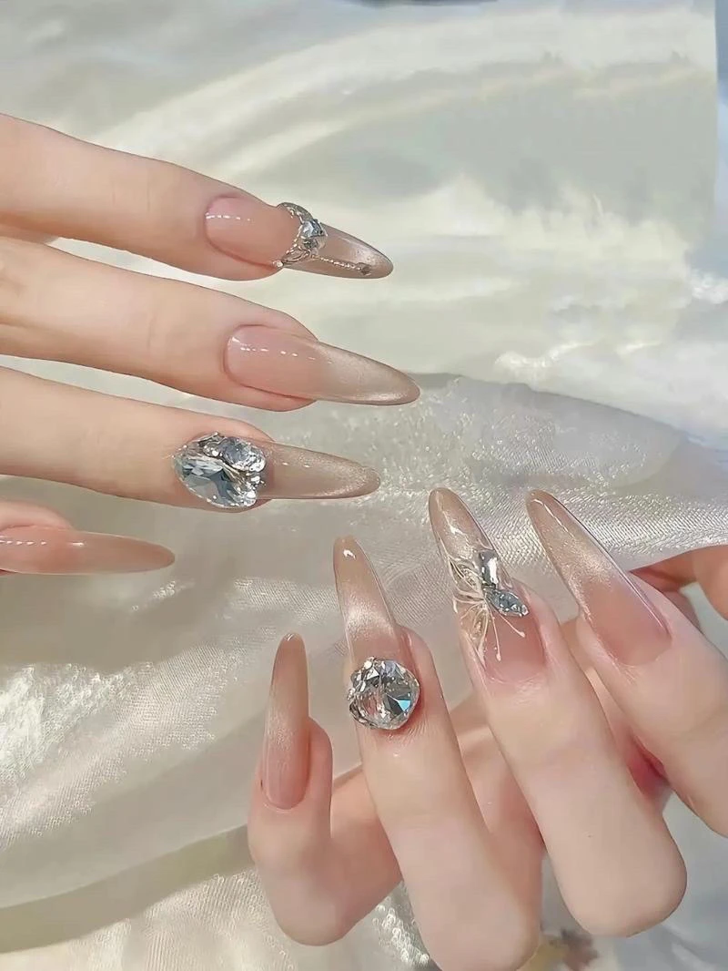 纯手工穿戴甲（默认微瑕、no退no换）三单飞，下单备注编码