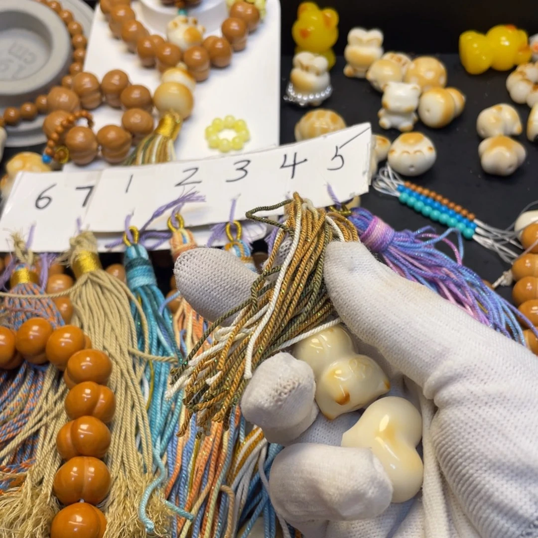 荼****猴头核桃吊坠配饰