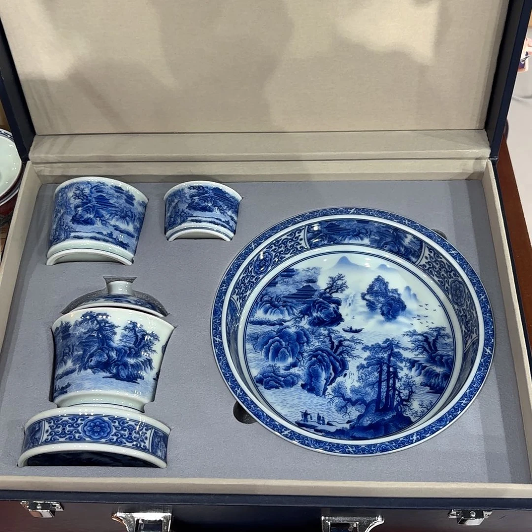 瓷片景德镇瓷器精品陈列