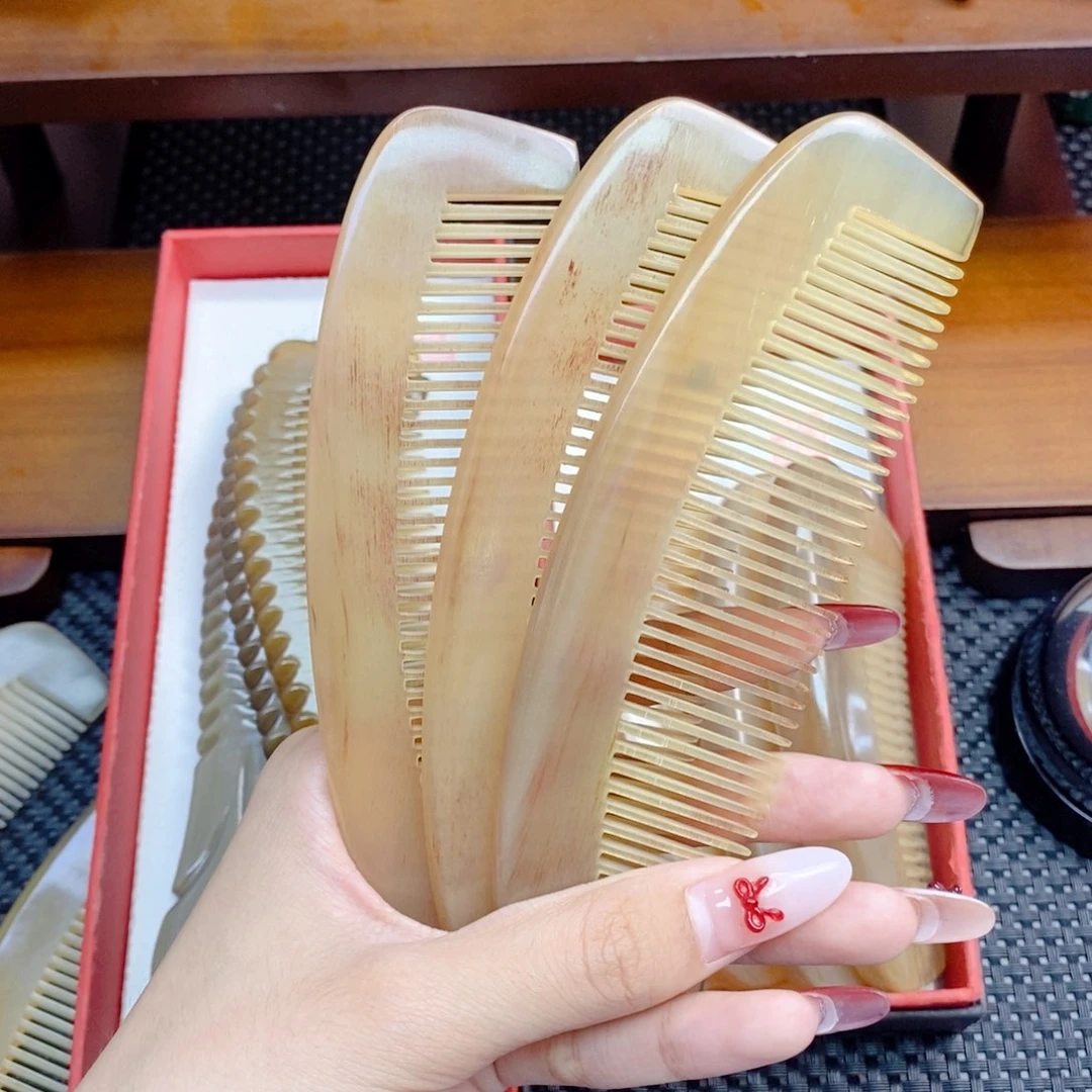 纯手工制作纯牛角梳子