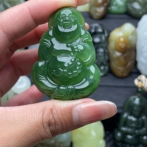 颈饰未镶嵌和田玉?****