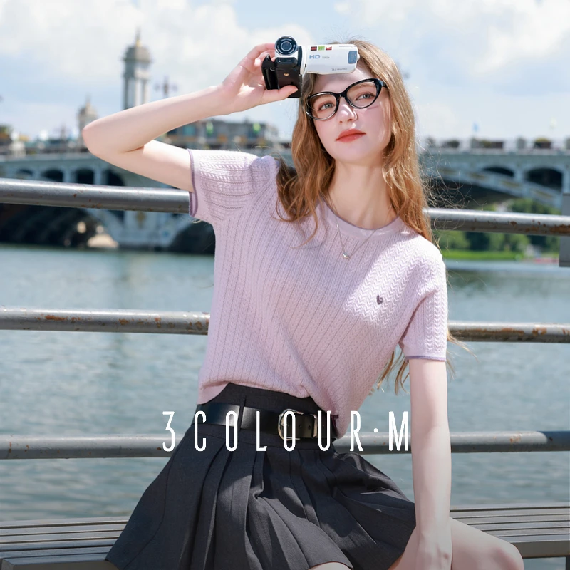 三彩2025夏季新款慵懒简约刺绣圆领短袖针织衫直筒套头毛衫正肩M