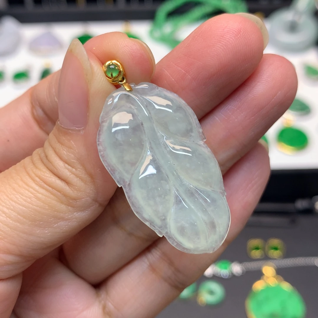 翡翠18K金镶嵌吊坠(不含链)有纹裂