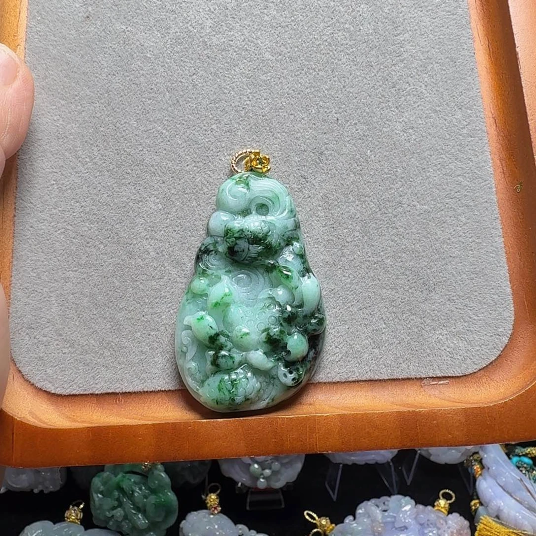 吊坠(赠链)未镶嵌翡翠