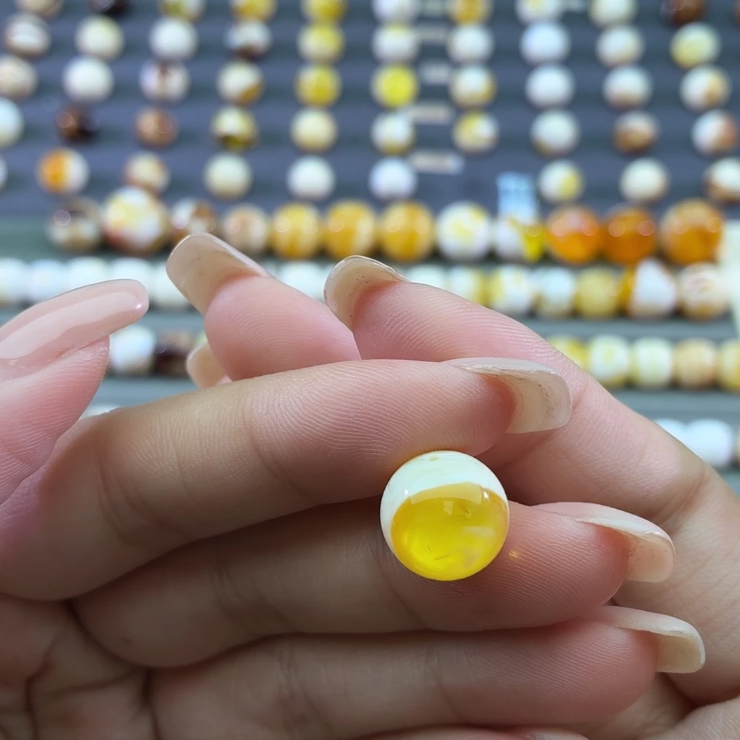 琥珀未镶嵌裸石12.8