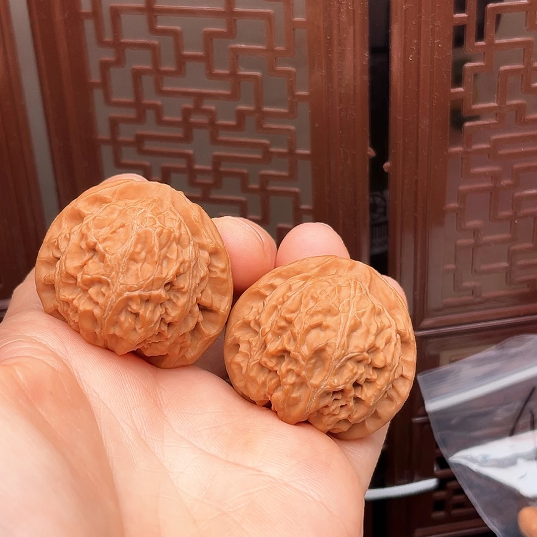 烟***瘾文玩核桃把件宫灯