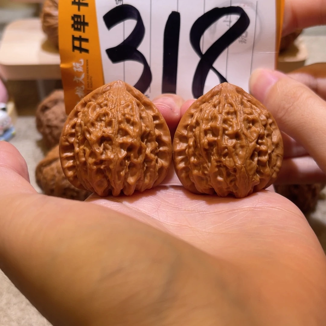 文玩核桃把件38金牛