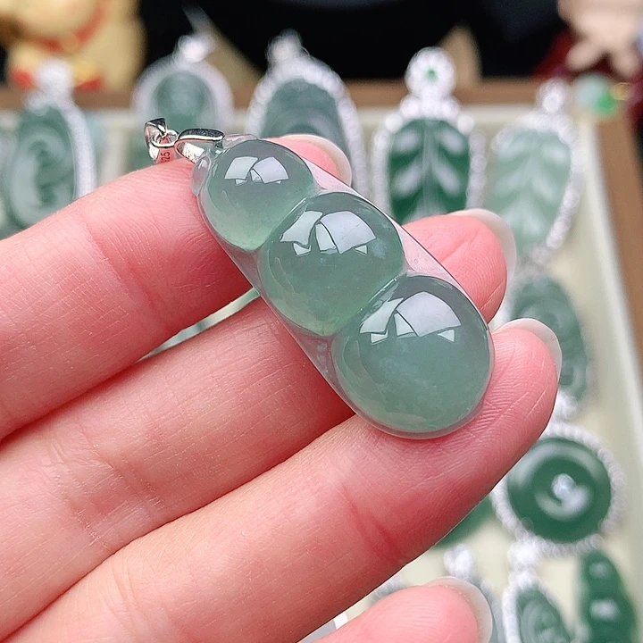 颈饰未镶嵌翡翠吊坠