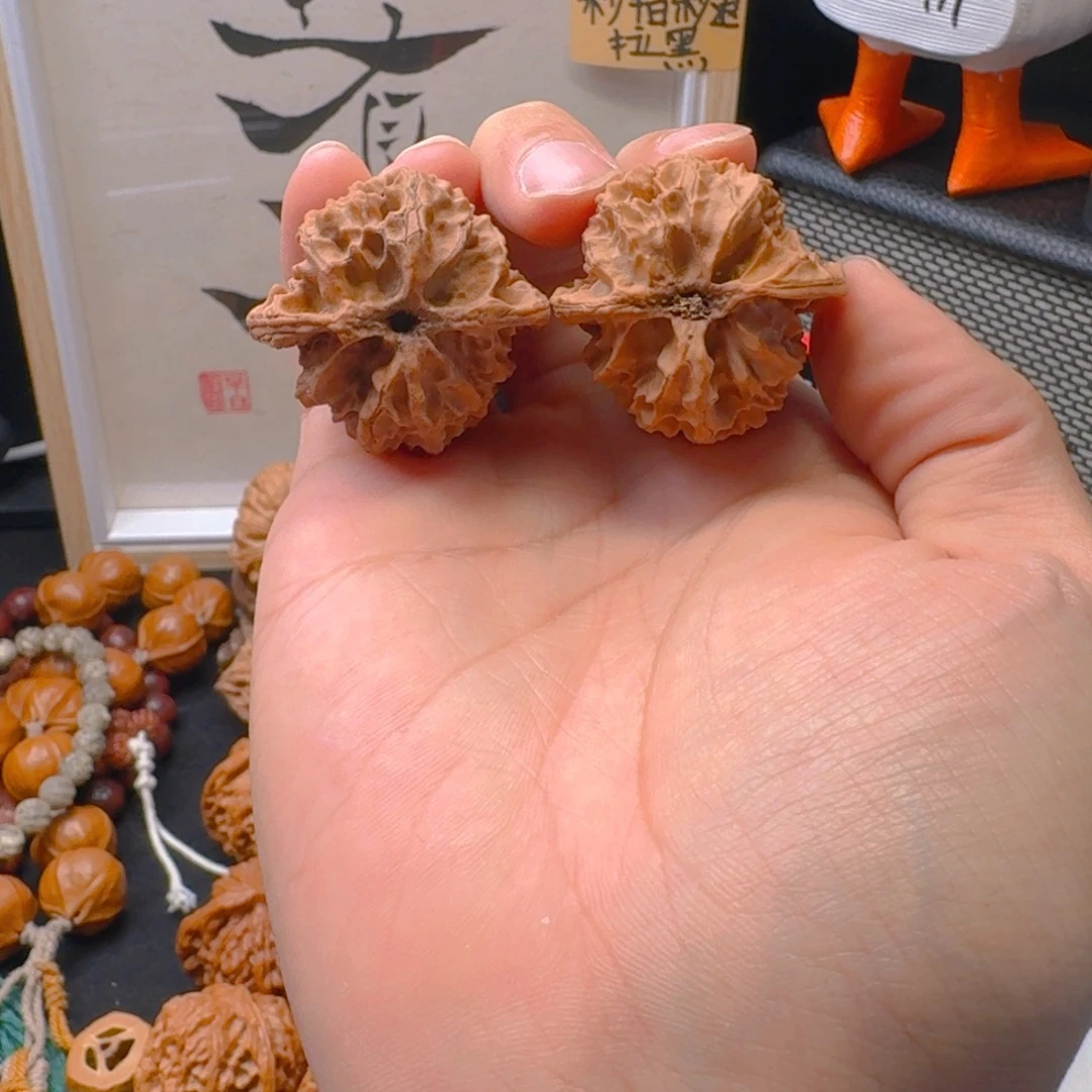 德***颍文玩核桃吊坠3602苹果