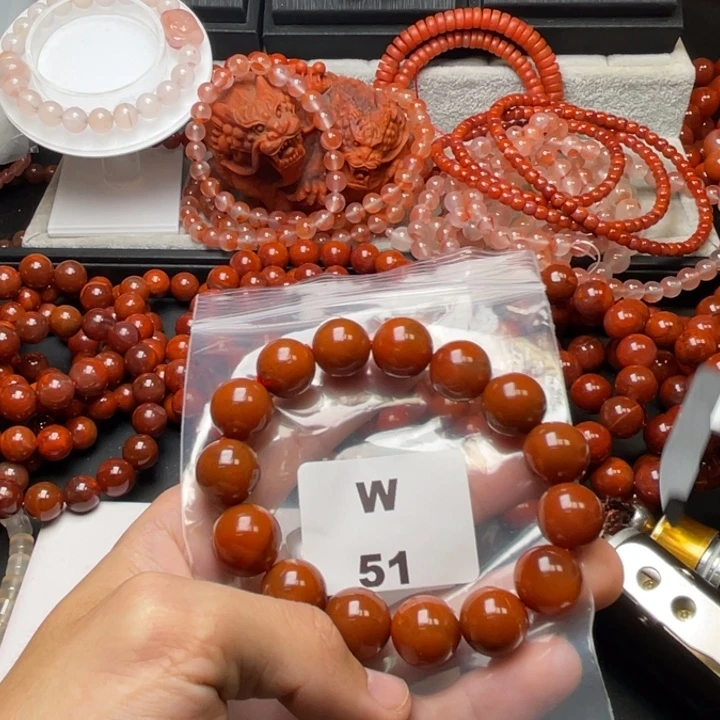 娜***思南红玛瑙未镶嵌多样性发货默认微瑕称重14mm