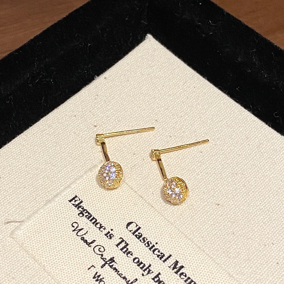 铜合金合成锆石耳饰 【微镶金球】精致百搭ins时尚轻奢耳钉A1642