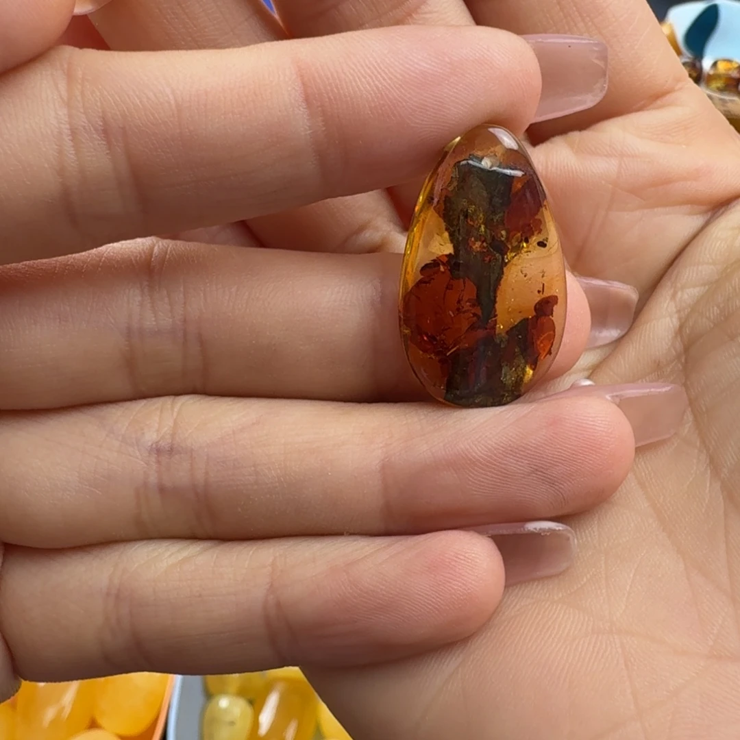 琥珀未镶嵌珠宝奇石