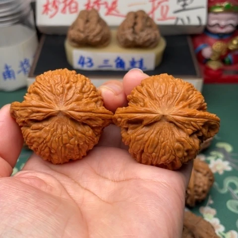 【闪购商品】把件文玩核桃48+全品白狮子