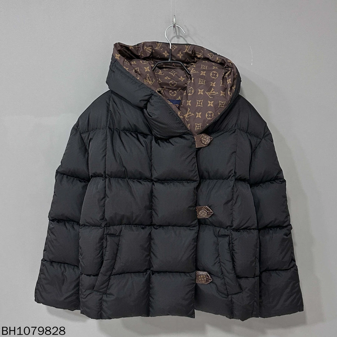 99新 LouisVuitton/路易威登 黑色老花满印胶囊羽绒服/32码/79828