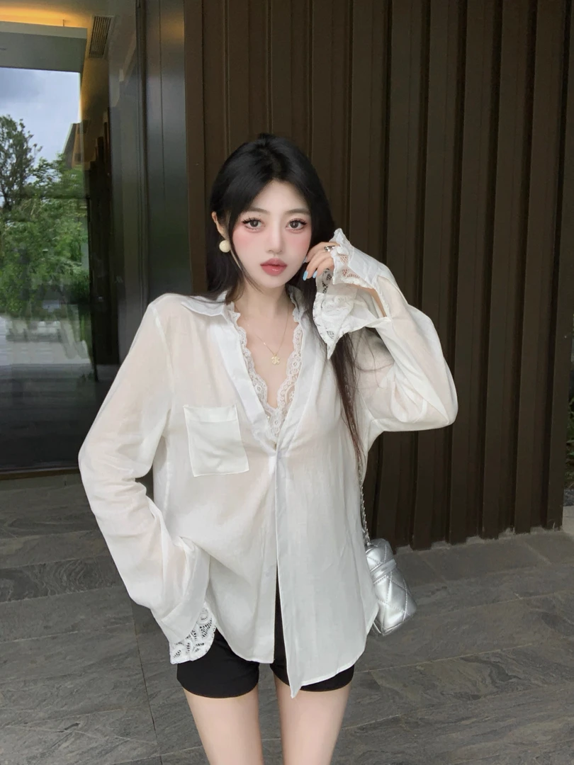 白色蕾丝拼接假两件长袖宽松衬衫女秋季高级感简约风上衣