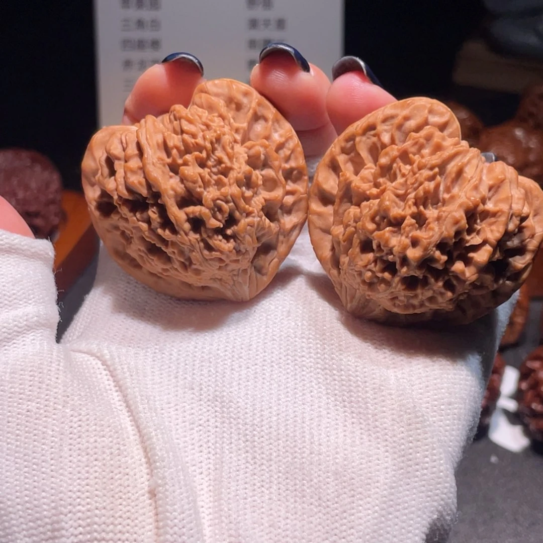 文玩核桃吊坠44.38满天星2002