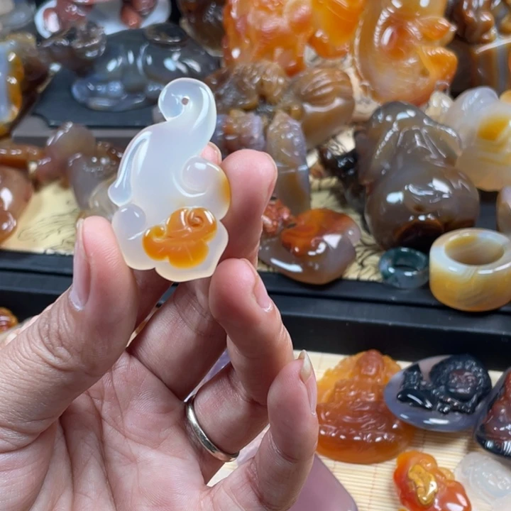 玛瑙/玉髓颈饰未镶嵌