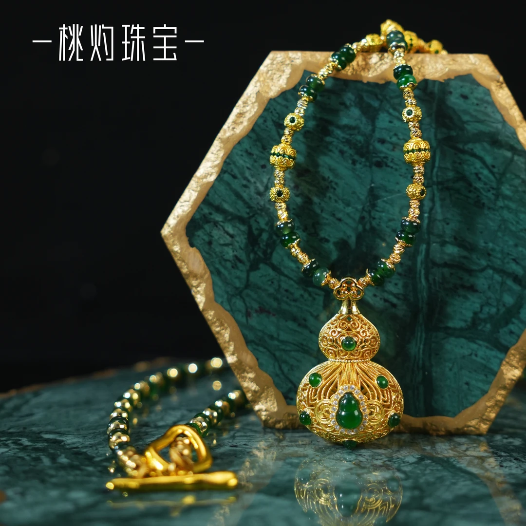 天然A货翡翠冰绿项链多样性发一桃灼设计