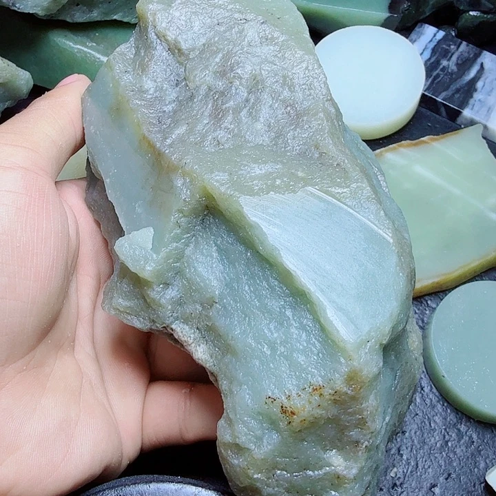 和田玉（糖玉）未镶嵌珠宝奇石