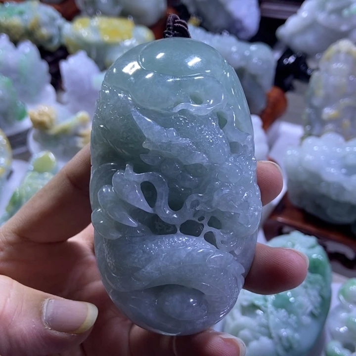 翡翠未镶嵌把件生意兴隆