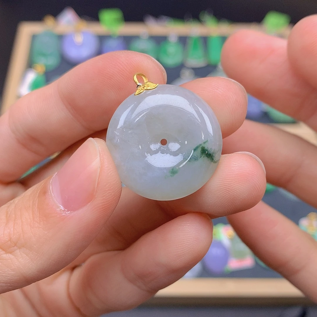 翡翠颈饰18K金镶嵌翡翠