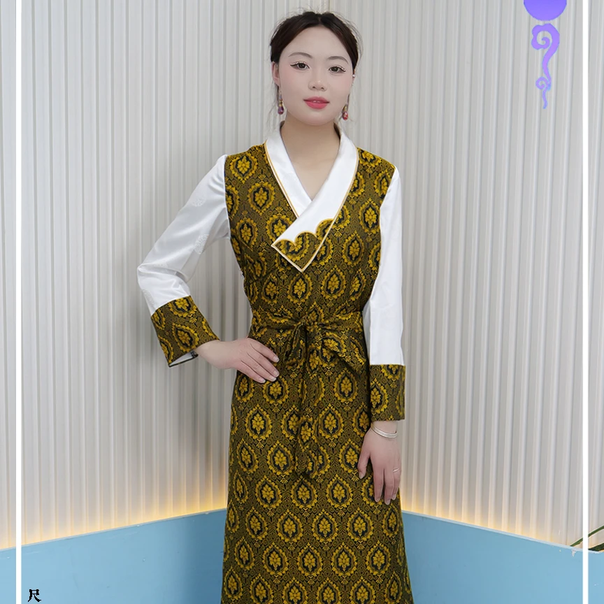 藏吧啦女士高档刺绣翻领博拉民族服饰