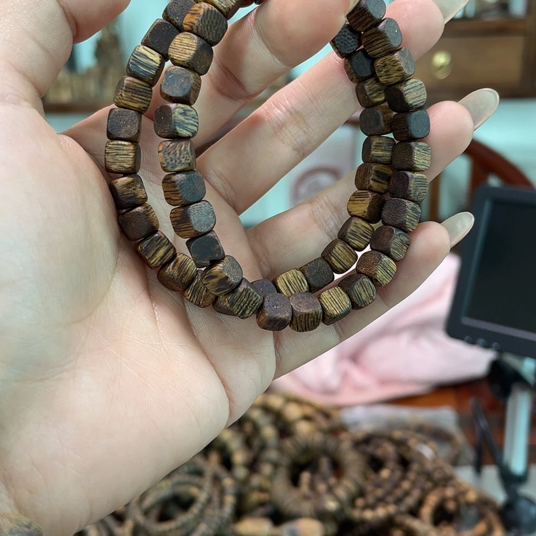 沉香碎屑沉香小方糖