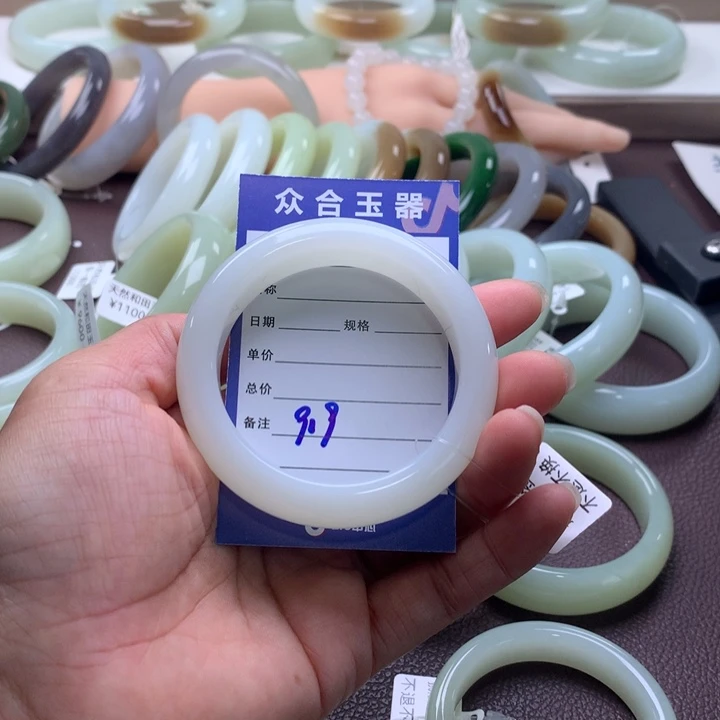 未镶嵌手镯和田玉