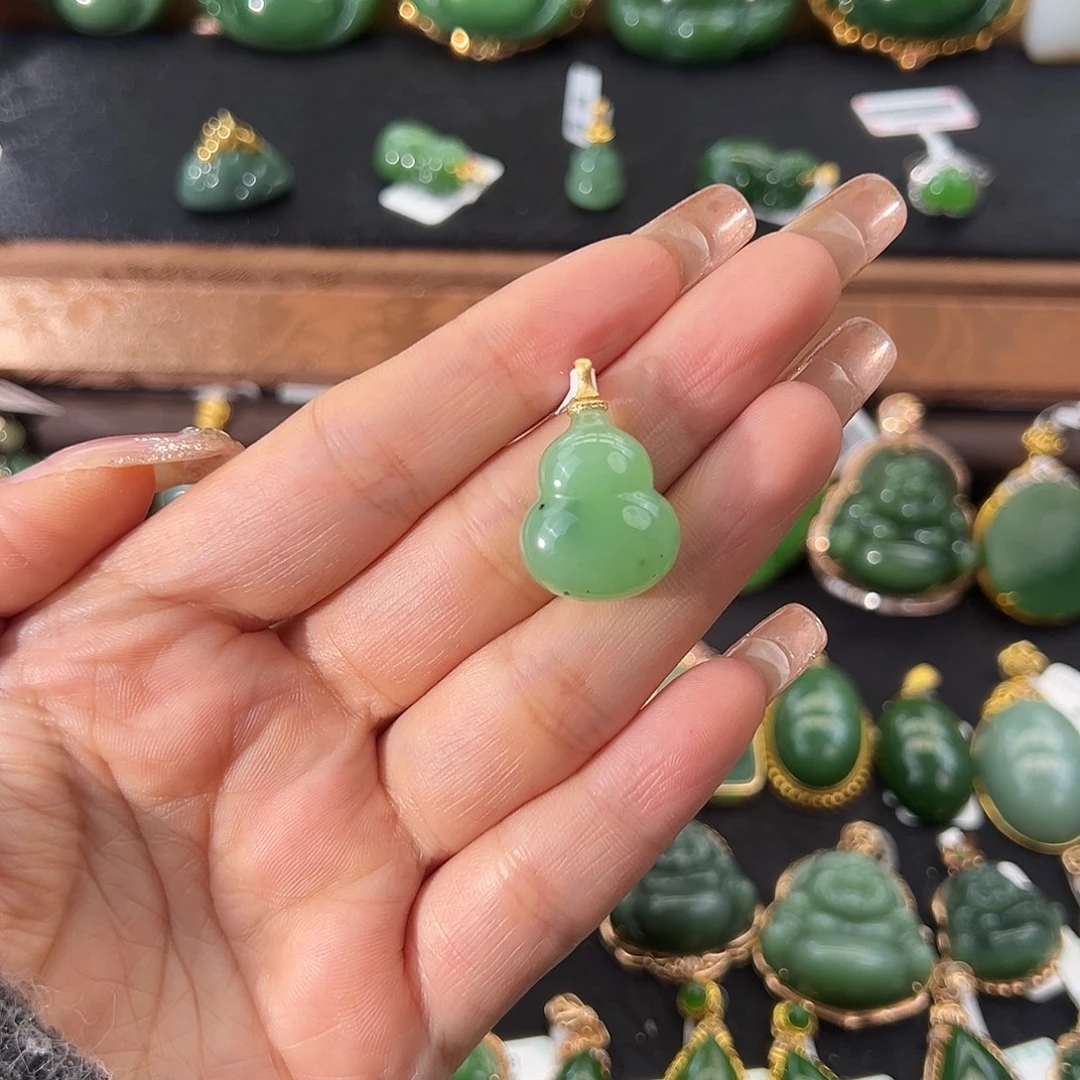 和田玉（碧玉）18K金镶嵌颈饰