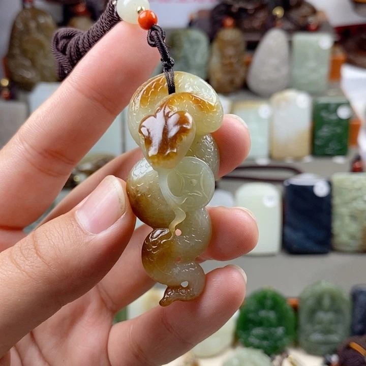 和田玉（糖玉）未镶嵌颈饰