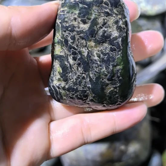 汤***圆有机玻璃藏玉药王石原石一个