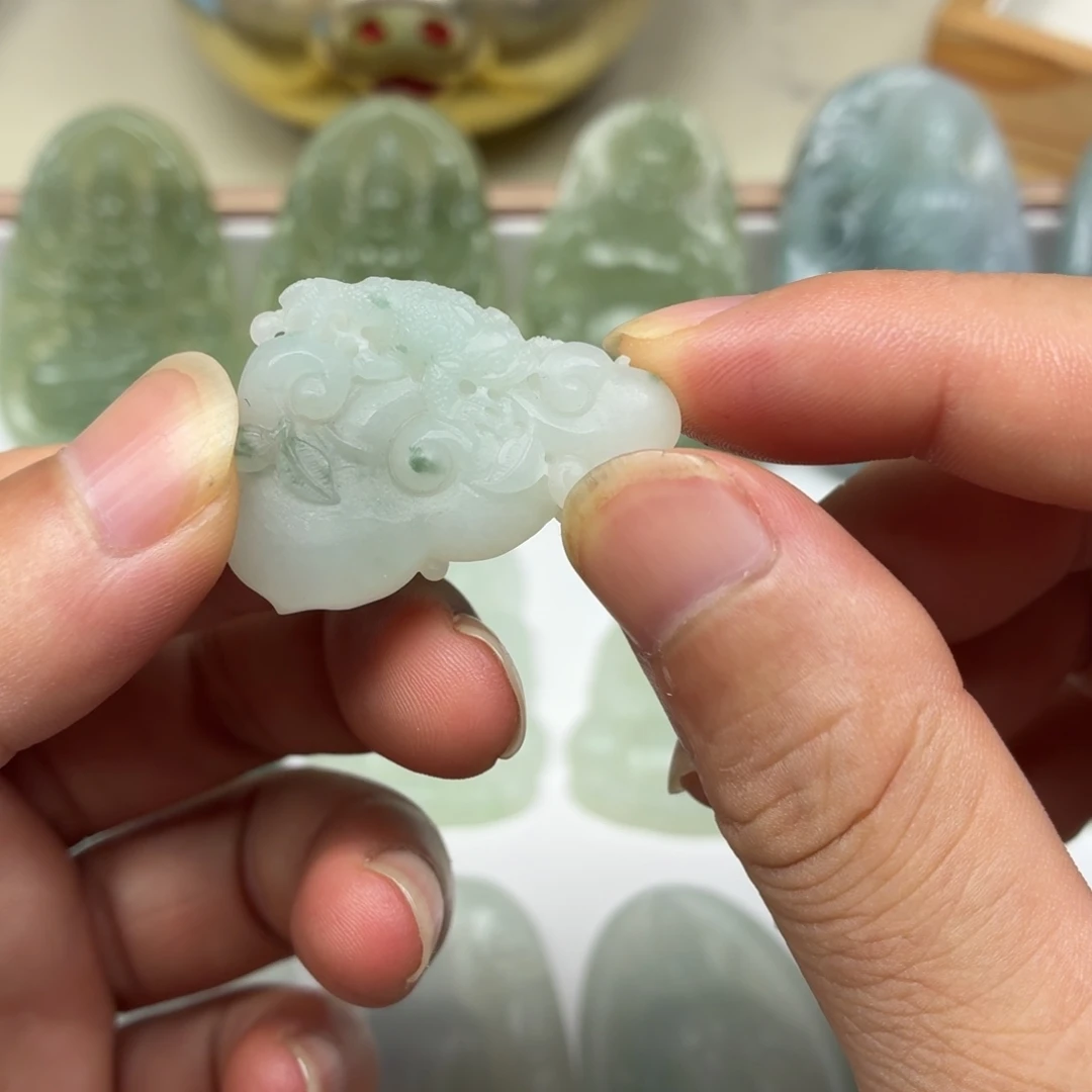 未镶嵌定制翡翠如意