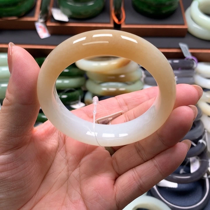 【闪购商品】未镶嵌手镯和田玉