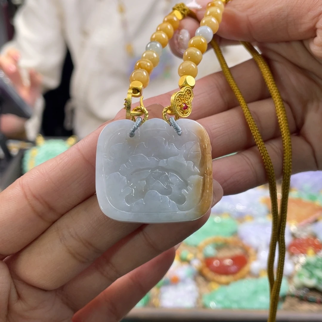 翡翠颈饰未镶嵌代编织