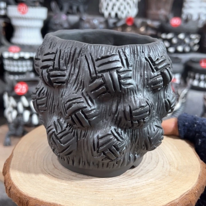 紫砂花盆手捏盆，内口8外高10.5