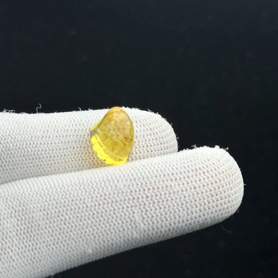 J3685天然矿源蜜蜡 莲蓬 微瑕特价10.6*13mm支持复检假一罚十