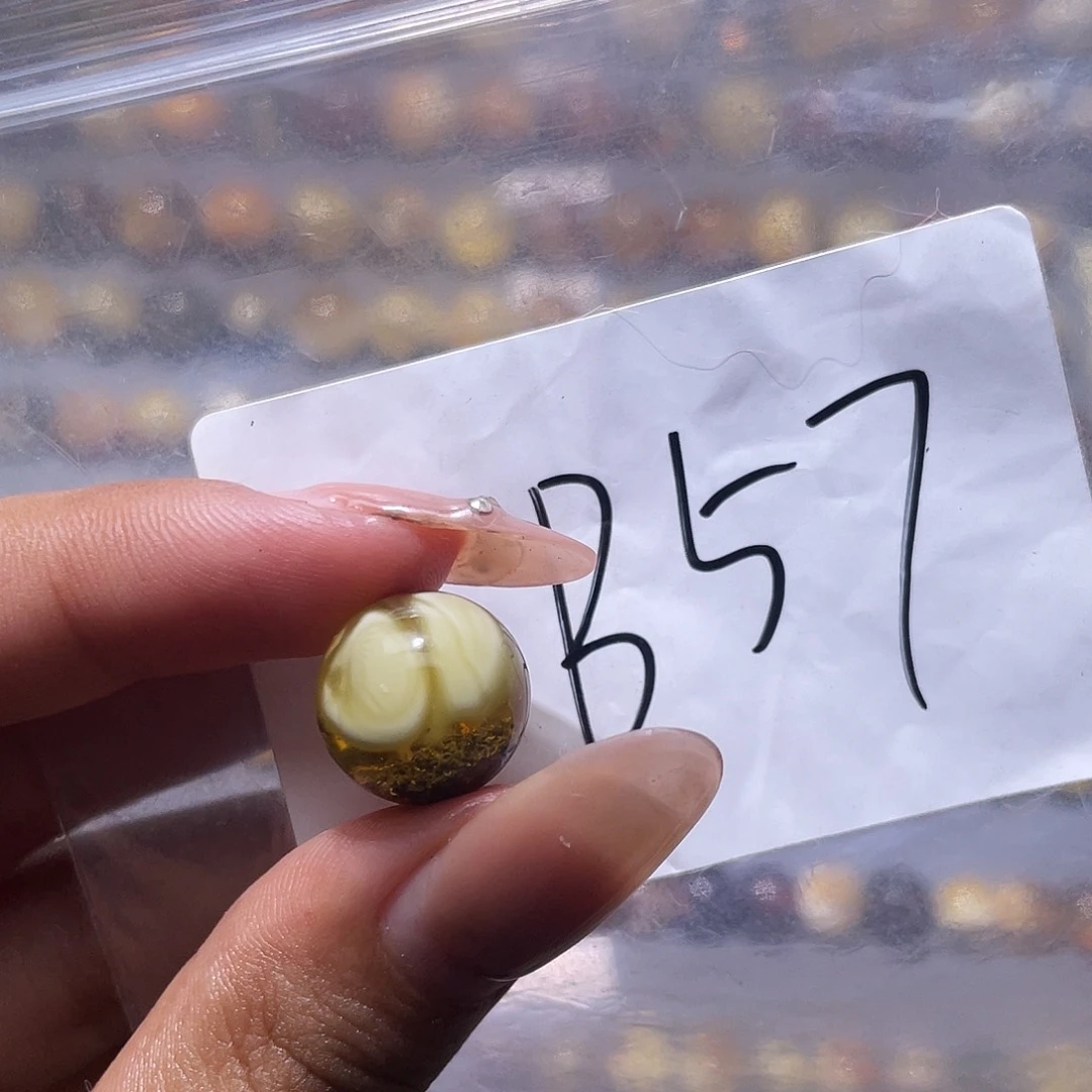 未镶嵌琥珀裸石13.7福利