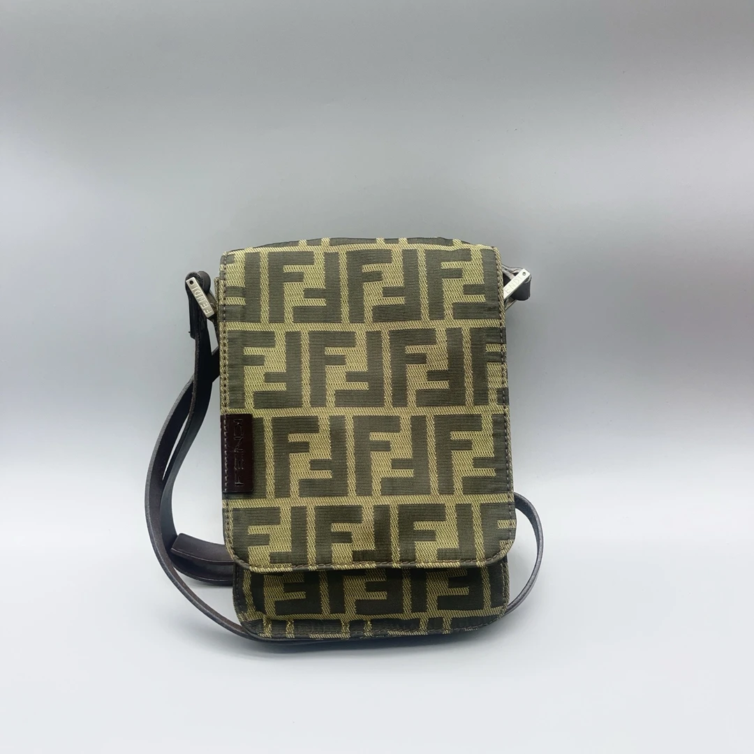 95新 FENDI/芬迪  老花斜挎包 1647 2958