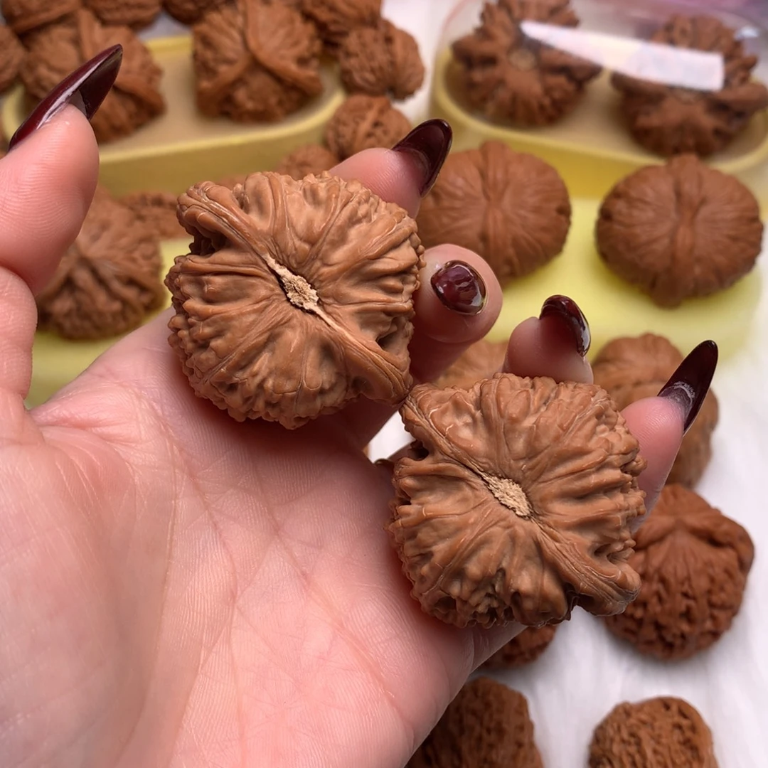 巴***家把件文玩核桃43全品球白