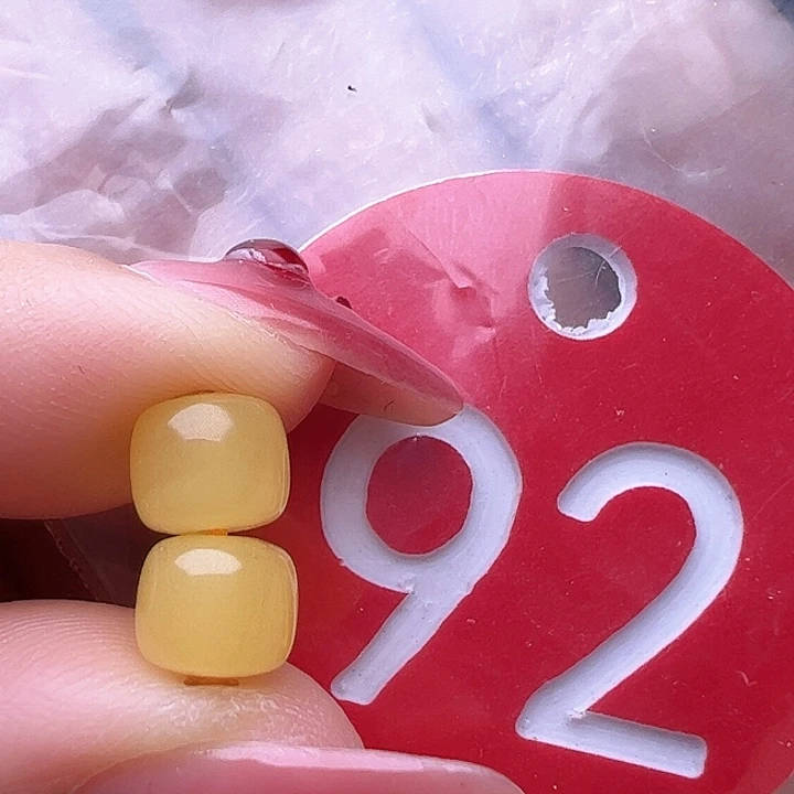 蜜蜡裸石未镶嵌用****伊6.4mm 老型