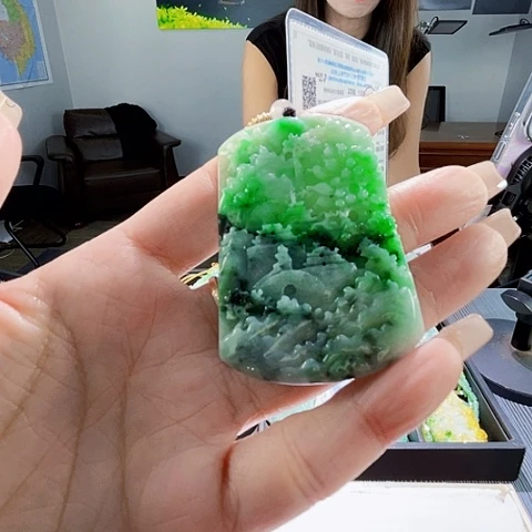 颈饰未镶嵌翡翠一个