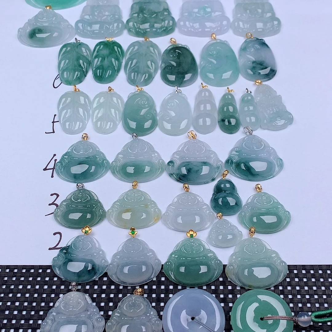 翡翠18K金镶嵌颈饰挂件