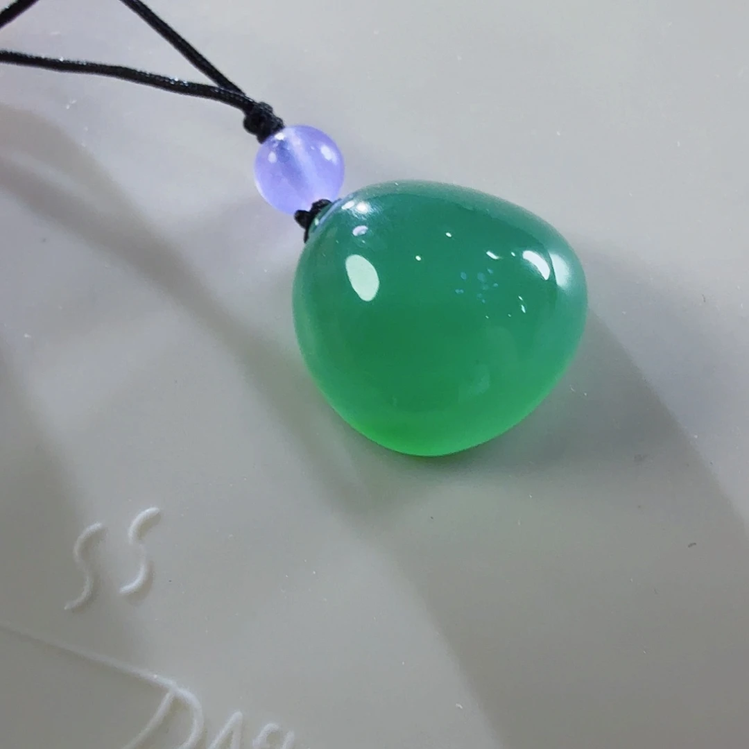 翡翠未镶嵌颈饰瓜