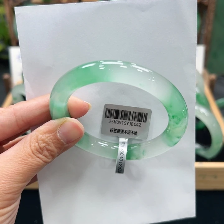 千***寻石英质玉未镶嵌手镯➕佳佳5556